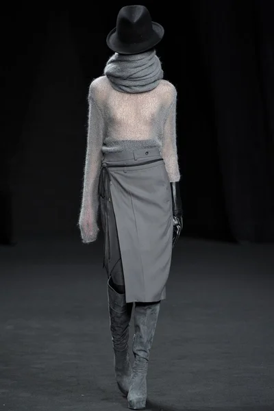 Look 11